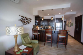 360 Splendor 207B-Ocean View Condo-Breakfast Included!